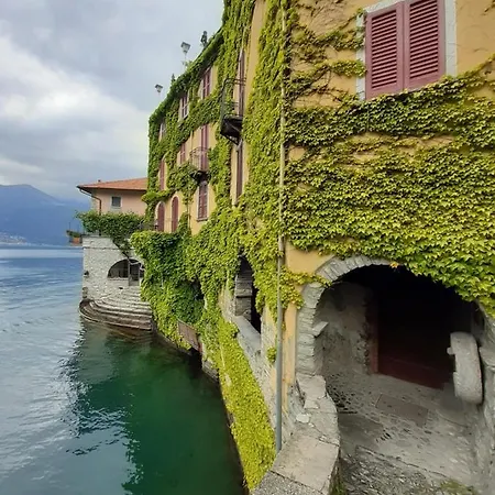 Casa Con Vista A Appartamento